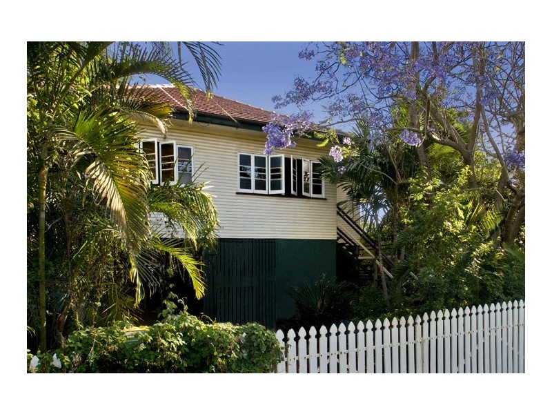 11 Rock Street, Scarborough QLD 4020