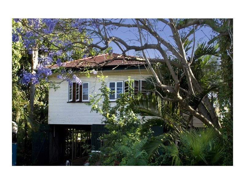 11 Rock Street, Scarborough QLD 4020