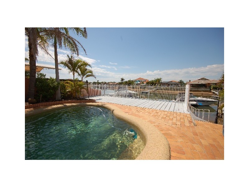 46 Intrepid Court, Scarborough QLD 4020