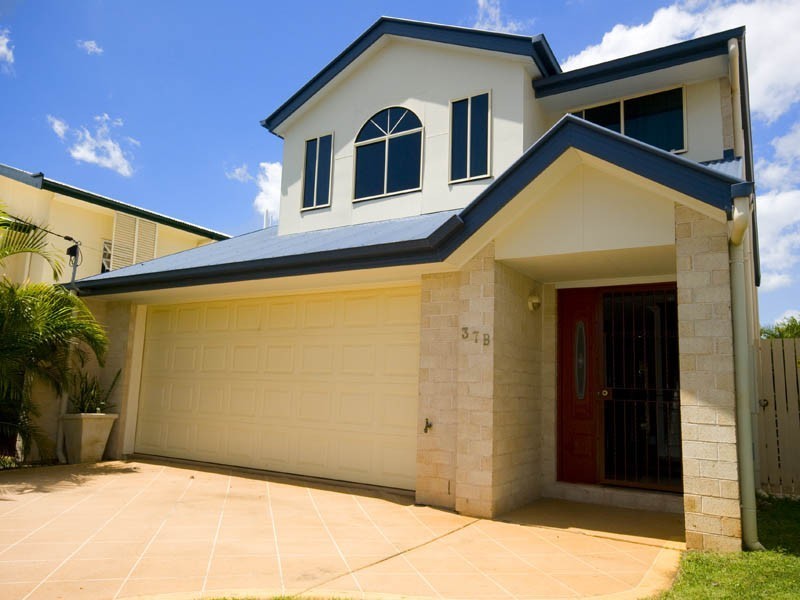 37B Queen Street, Scarborough QLD 4020