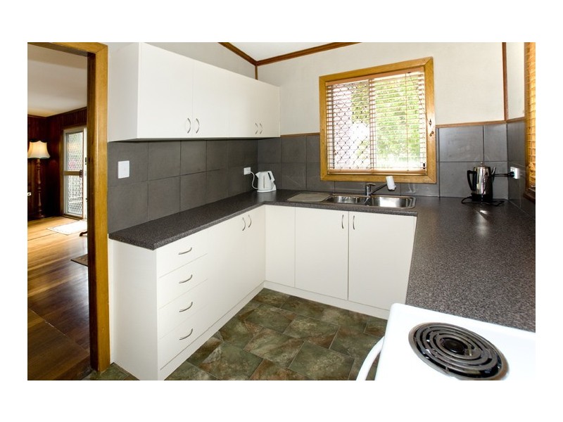 28 Whytecliffe Parade, Woody Point QLD 4019