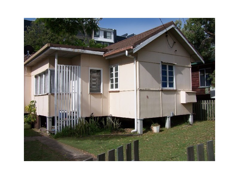 38 Louis Street, Redcliffe QLD 4020