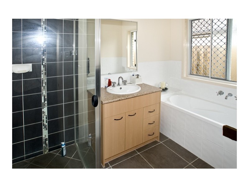 4 Cowper Court, Rothwell QLD 4022