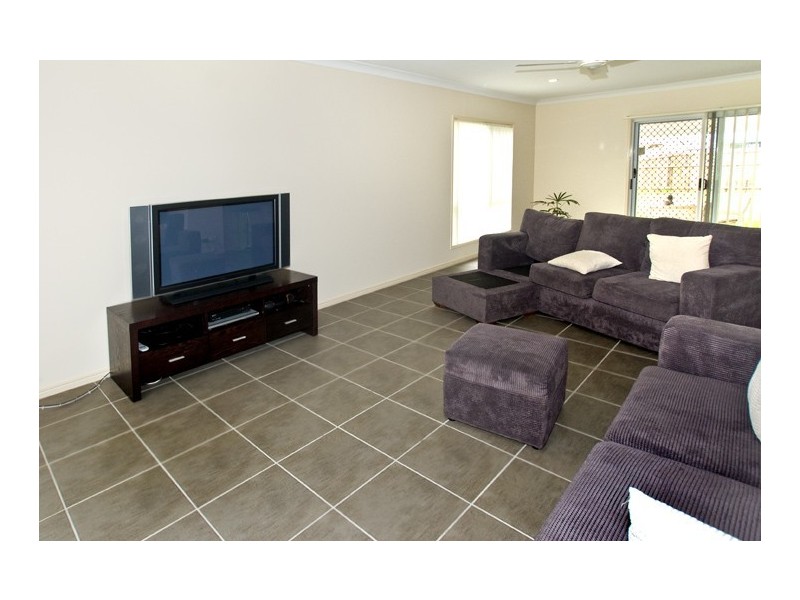 4 Cowper Court, Rothwell QLD 4022