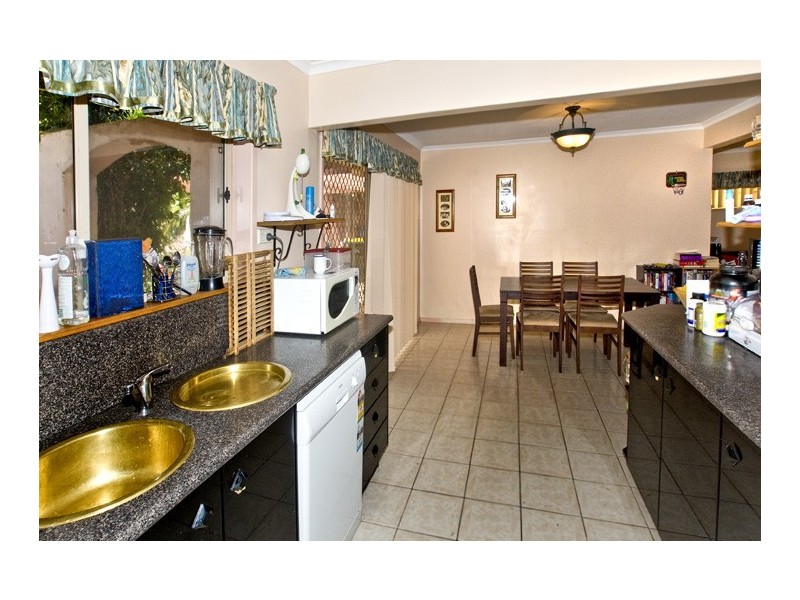 15 Cinnamon Court, Redcliffe QLD 4020