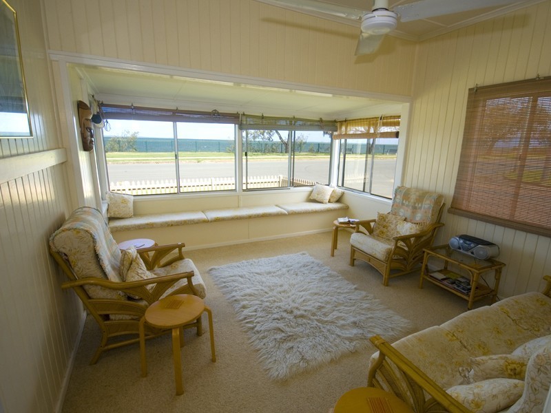 147 Flinders Parade, Scarborough QLD 4020