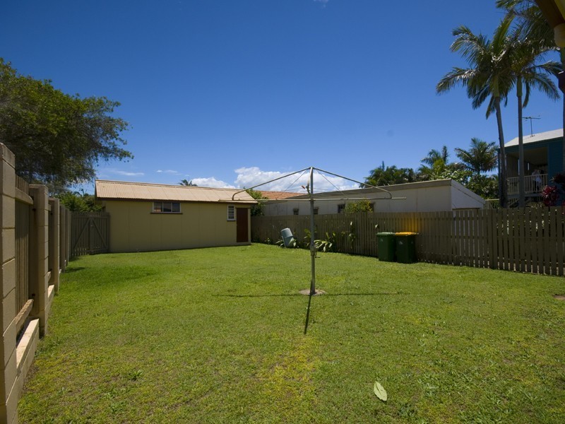 147 Flinders Parade, Scarborough QLD 4020