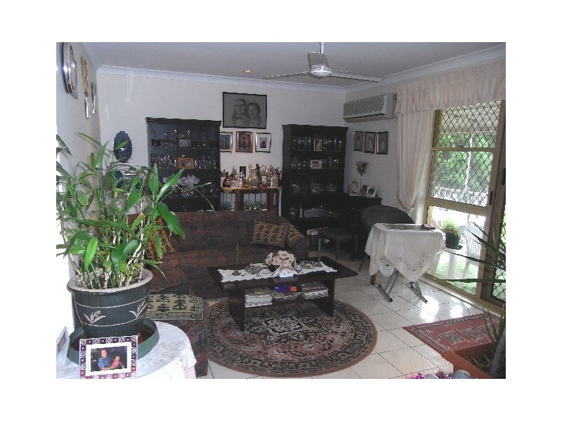 4/2a Landsborough Avenue, Scarborough QLD 4020