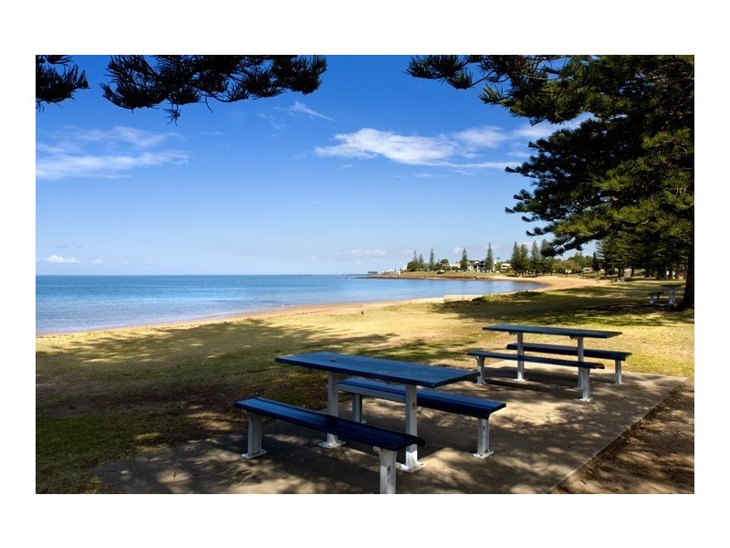 4/2a Landsborough Avenue, Scarborough QLD 4020