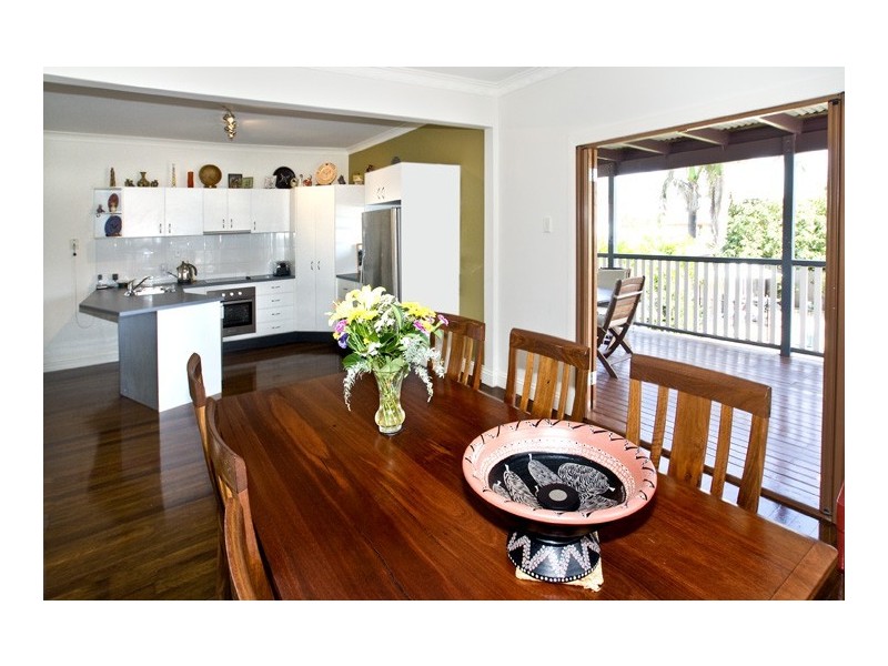 36 Rock Street, Scarborough QLD 4020