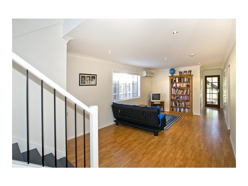 36 Rock Street, Scarborough QLD 4020