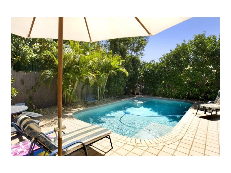 36 Rock Street, Scarborough QLD 4020