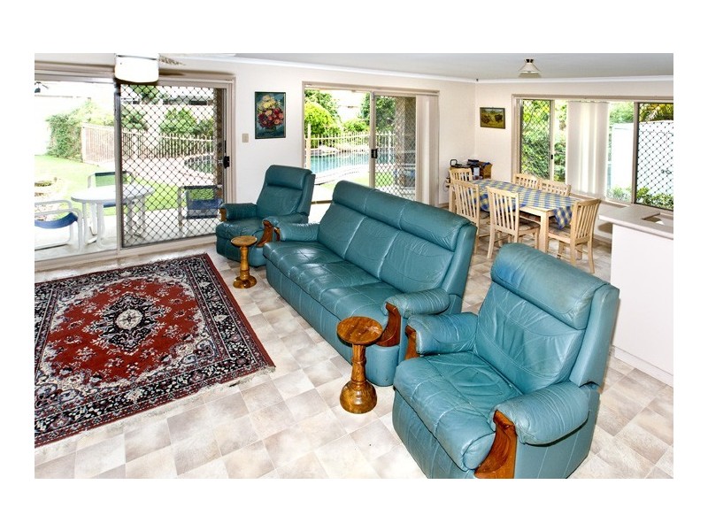 10 Mayfair Street, Kippa-ring QLD 4021