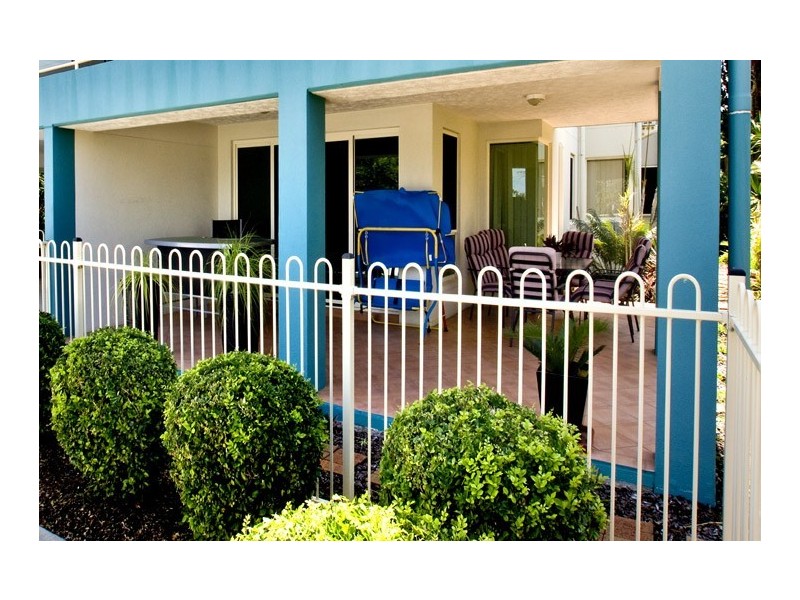 1/55 Landsborough Avenue, Scarborough QLD 4020