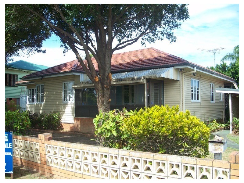 20 Victoria Avenue, Woody Point QLD 4019