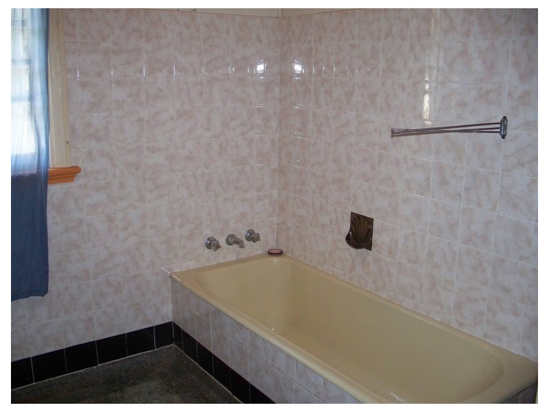 20 Victoria Avenue, Woody Point QLD 4019