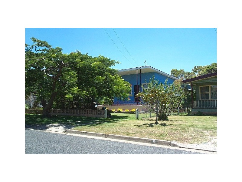 8 Woodcock Street, Scarborough QLD 4020