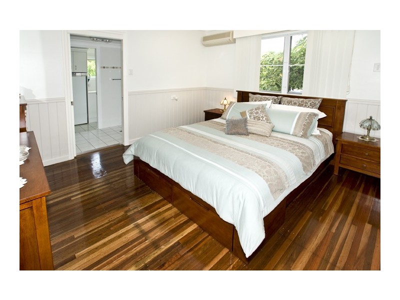 198 Scarborough Road, Scarborough QLD 4020