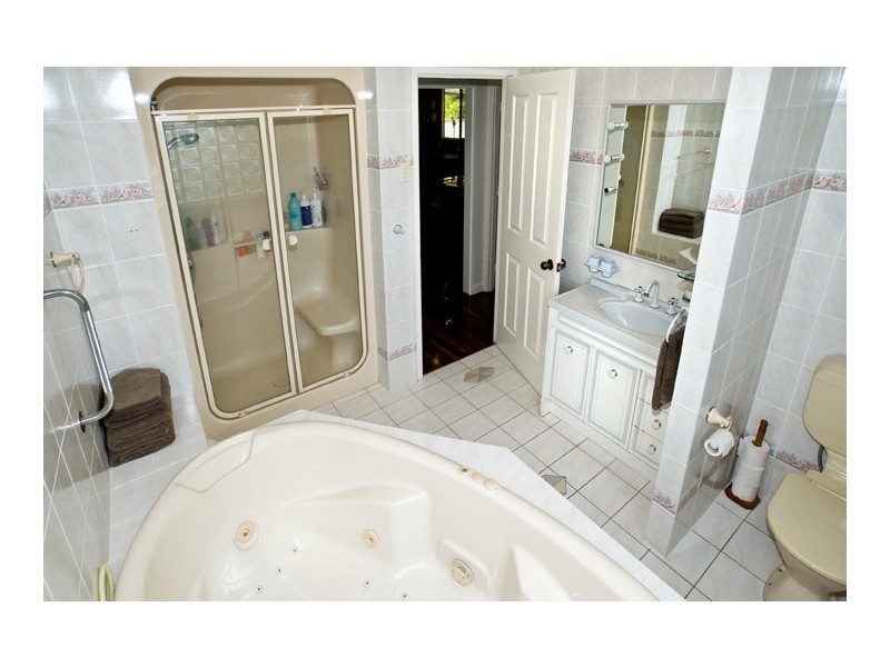 198 Scarborough Road, Scarborough QLD 4020