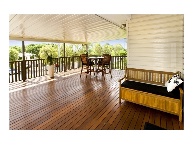 198 Scarborough Road, Scarborough QLD 4020