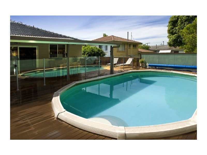 198 Scarborough Road, Scarborough QLD 4020