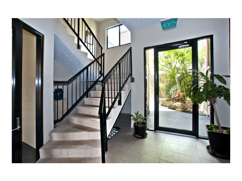 5/11 McNaughton Street, Redcliffe QLD 4020