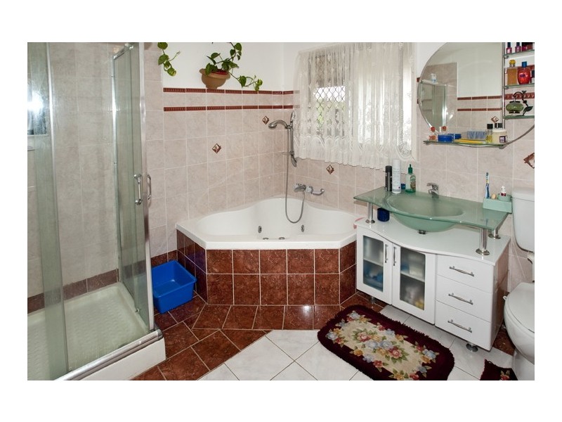 19 Redbank Road, Redcliffe QLD 4020