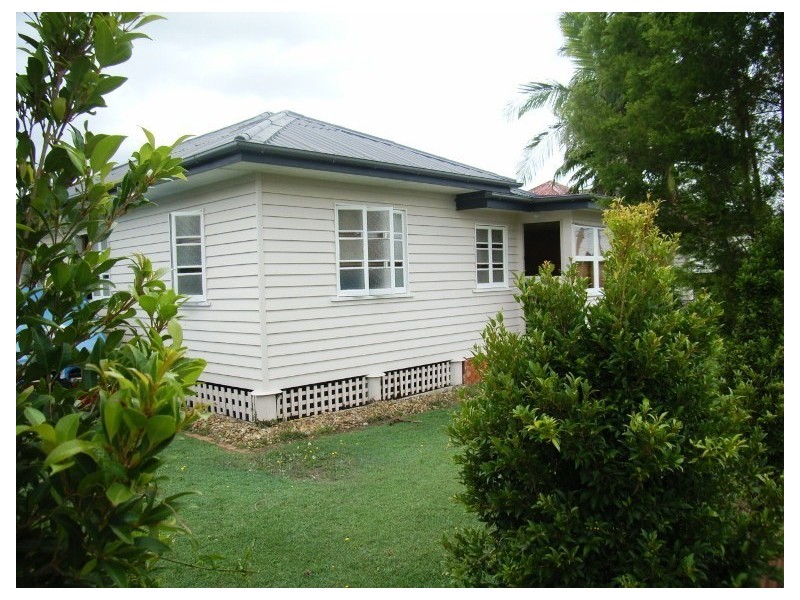 20 Griffith Road, Scarborough QLD 4020
