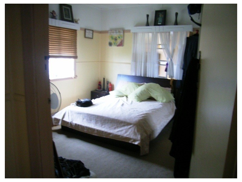 20 Griffith Road, Scarborough QLD 4020