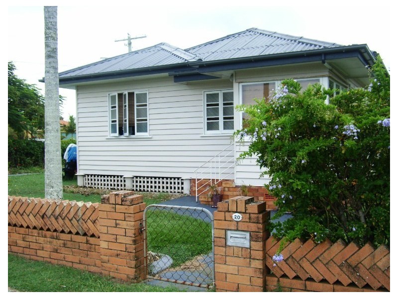 20 Griffith Road, Scarborough QLD 4020