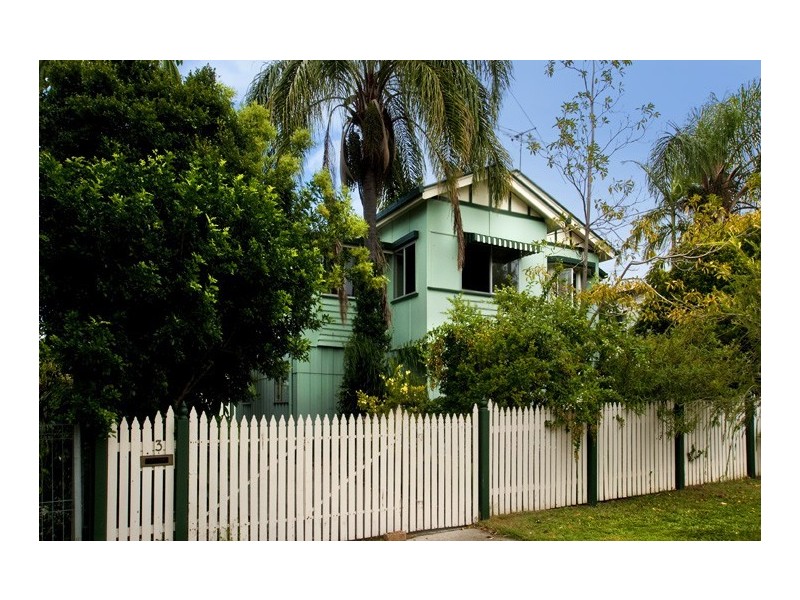 3 Manley Street, Redcliffe QLD 4020