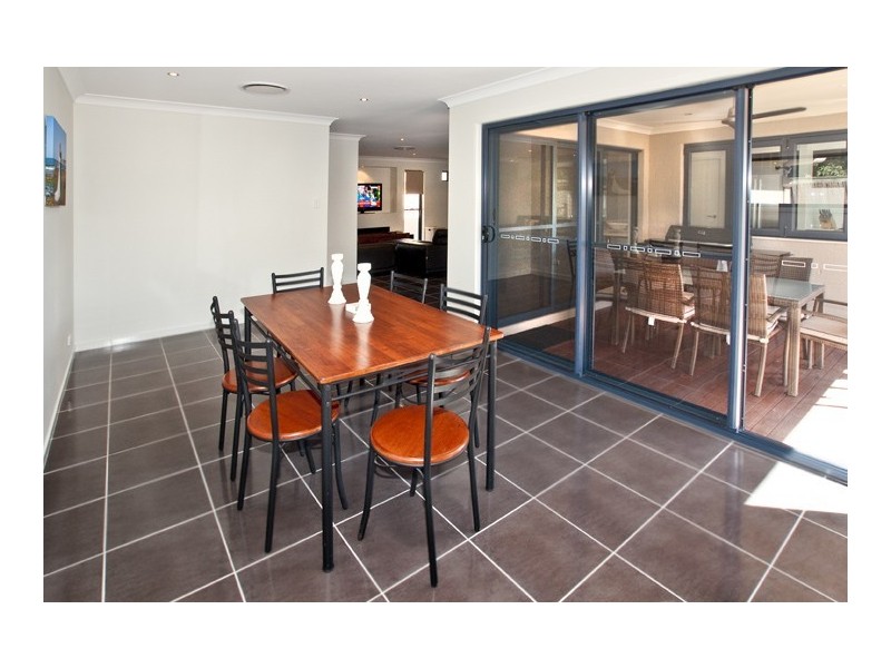 43 Lionheart Crescent, Newport QLD 4020