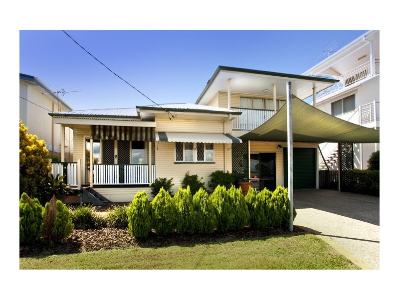 86 Oyster Point Esplanade, Scarborough QLD 4020