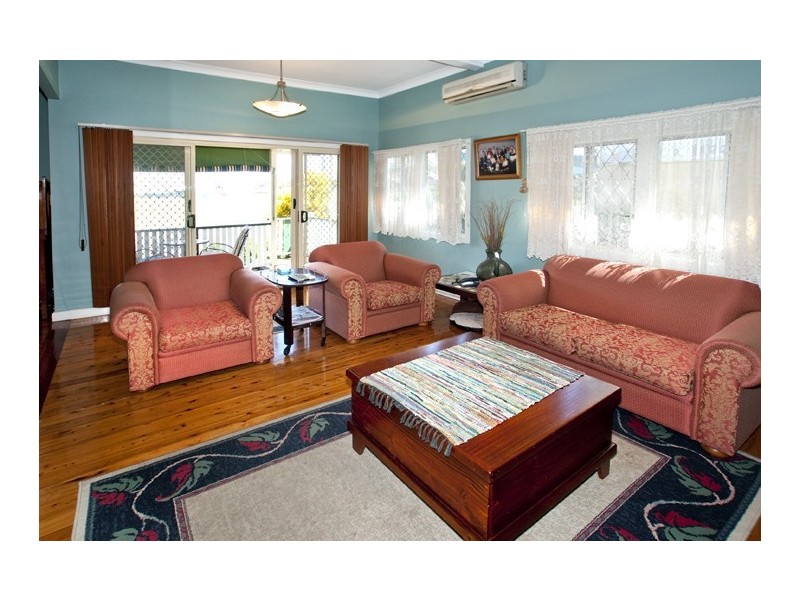 86 Oyster Point Esplanade, Scarborough QLD 4020