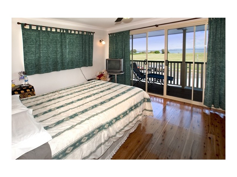 86 Oyster Point Esplanade, Scarborough QLD 4020