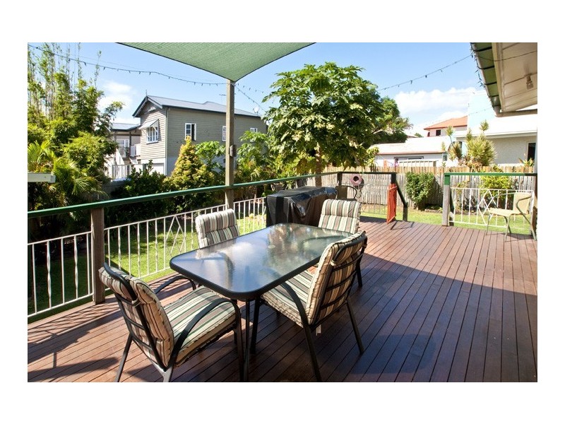 86 Oyster Point Esplanade, Scarborough QLD 4020