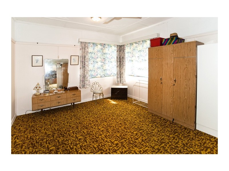 25 Michel Road, Scarborough QLD 4020