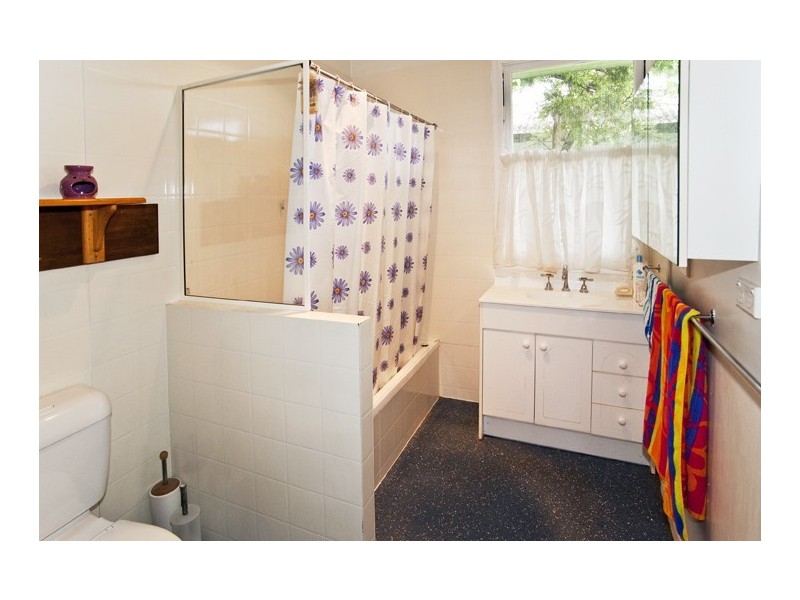 25 Michel Road, Scarborough QLD 4020
