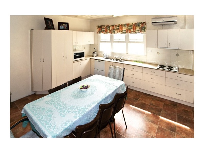 25 Michel Road, Scarborough QLD 4020