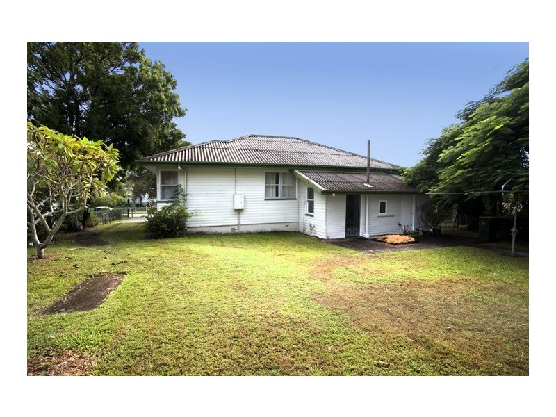 25 Michel Road, Scarborough QLD 4020
