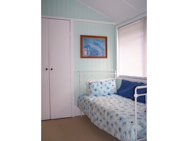 14 Steven Street, Redcliffe QLD 4020