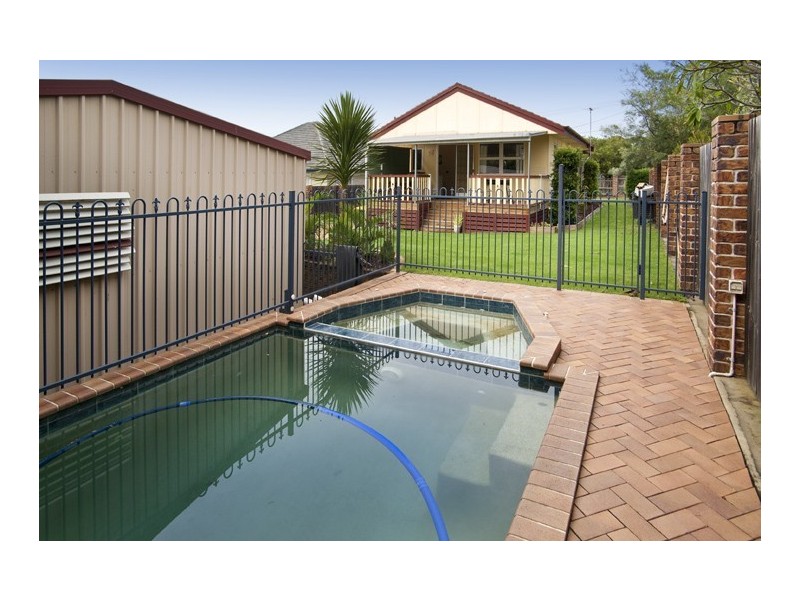 12 Welch Street, Clontarf QLD 4019