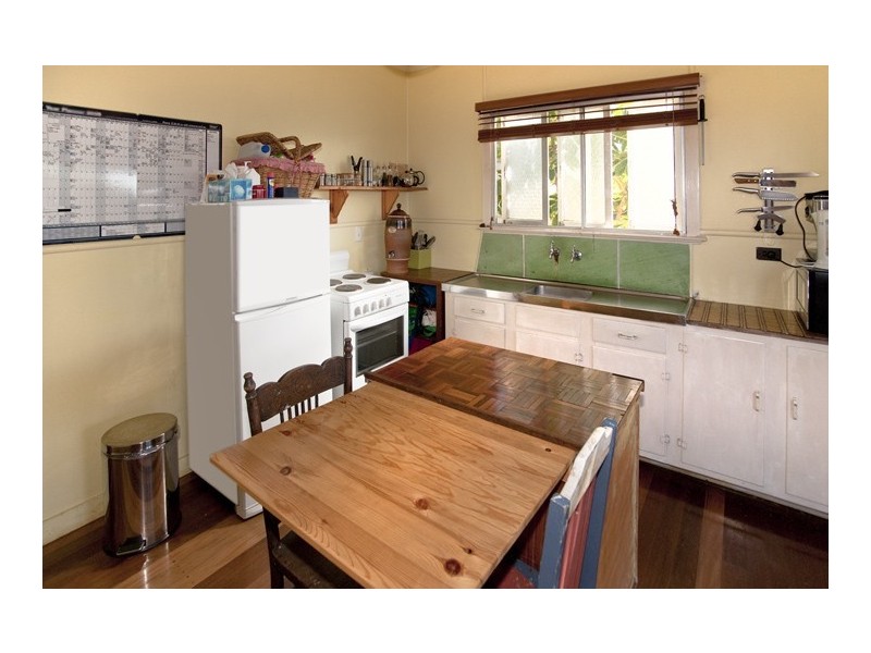 454 Oxley Avenue, Redcliffe QLD 4020