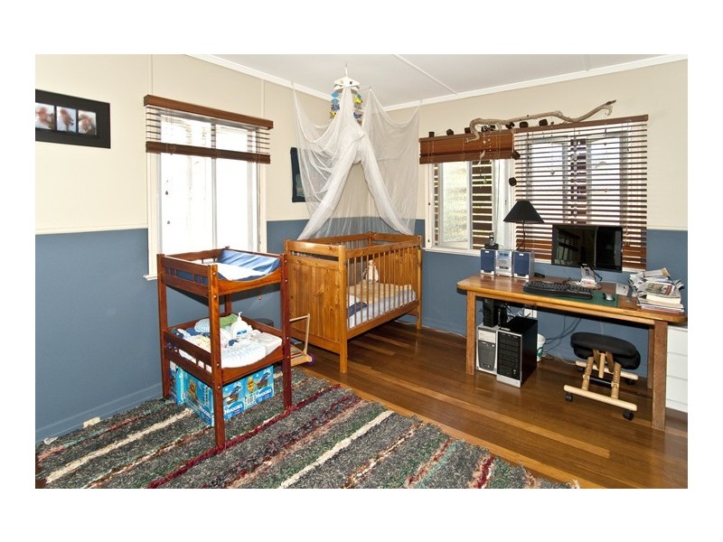 454 Oxley Avenue, Redcliffe QLD 4020