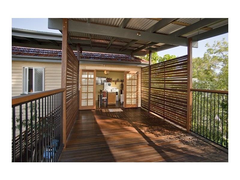 454 Oxley Avenue, Redcliffe QLD 4020