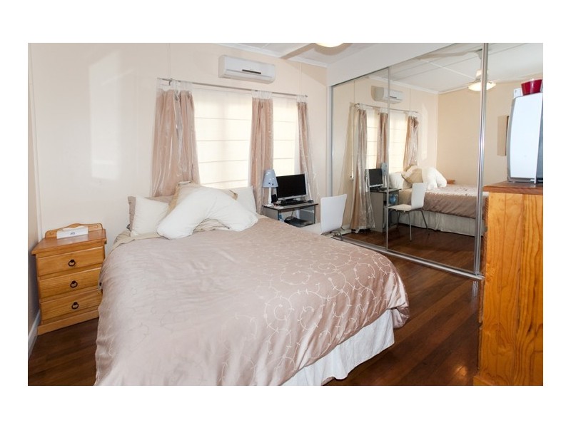175 Scarborough Road, Redcliffe QLD 4020