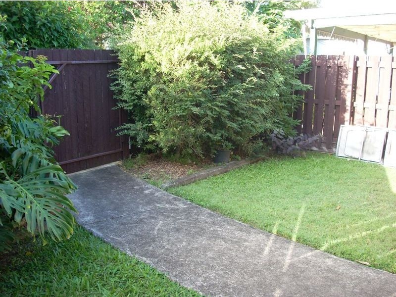 2/95 Kate Street, Woody Point QLD 4019