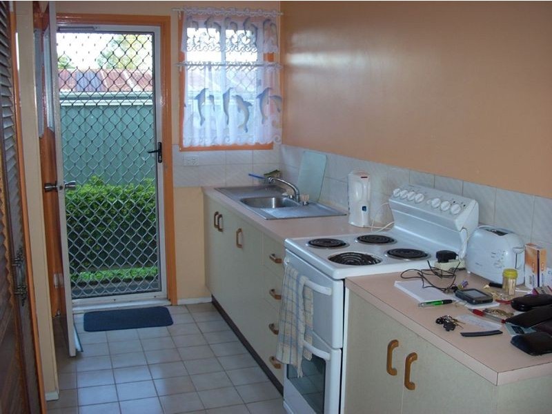 2/95 Kate Street, Woody Point QLD 4019