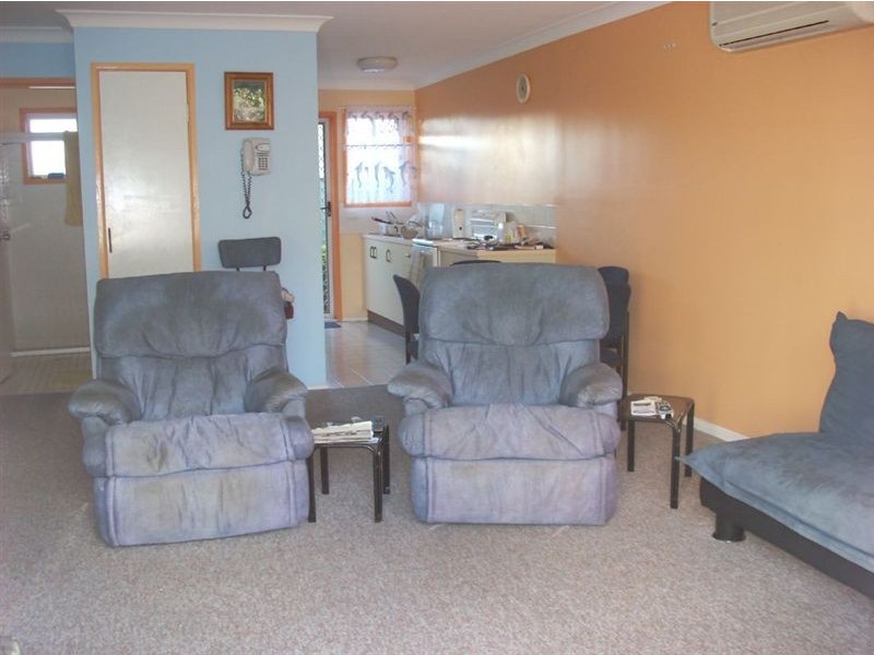 2/95 Kate Street, Woody Point QLD 4019