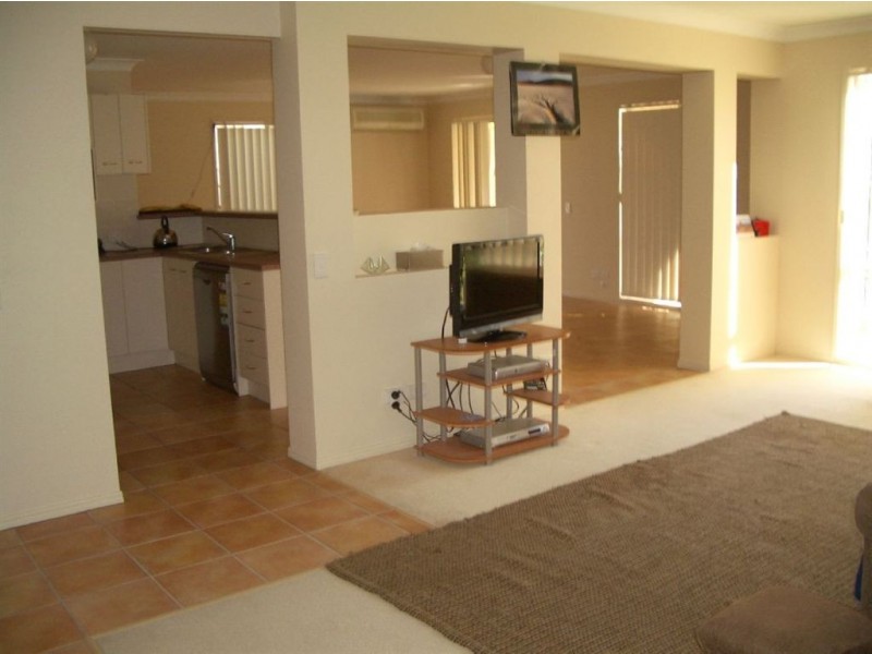 9 Nique Court, Redcliffe QLD 4020